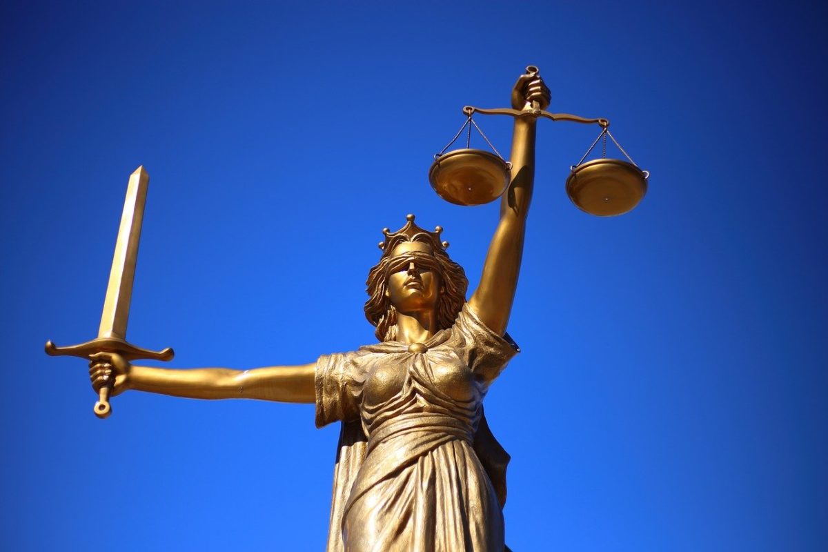 W czym zdoła nam wspomóc radca prawny? W jakich rozprawach i w jakich kompetencjach prawa pomoże nam radca prawny?